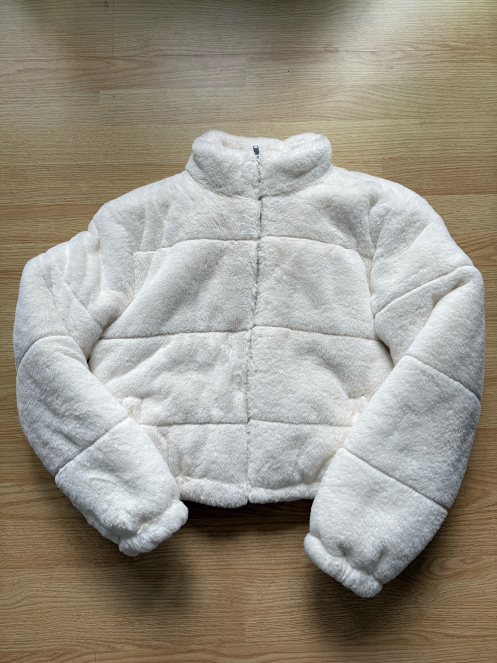 Charlotte Russe women’s faux fur white puffer jacket size L